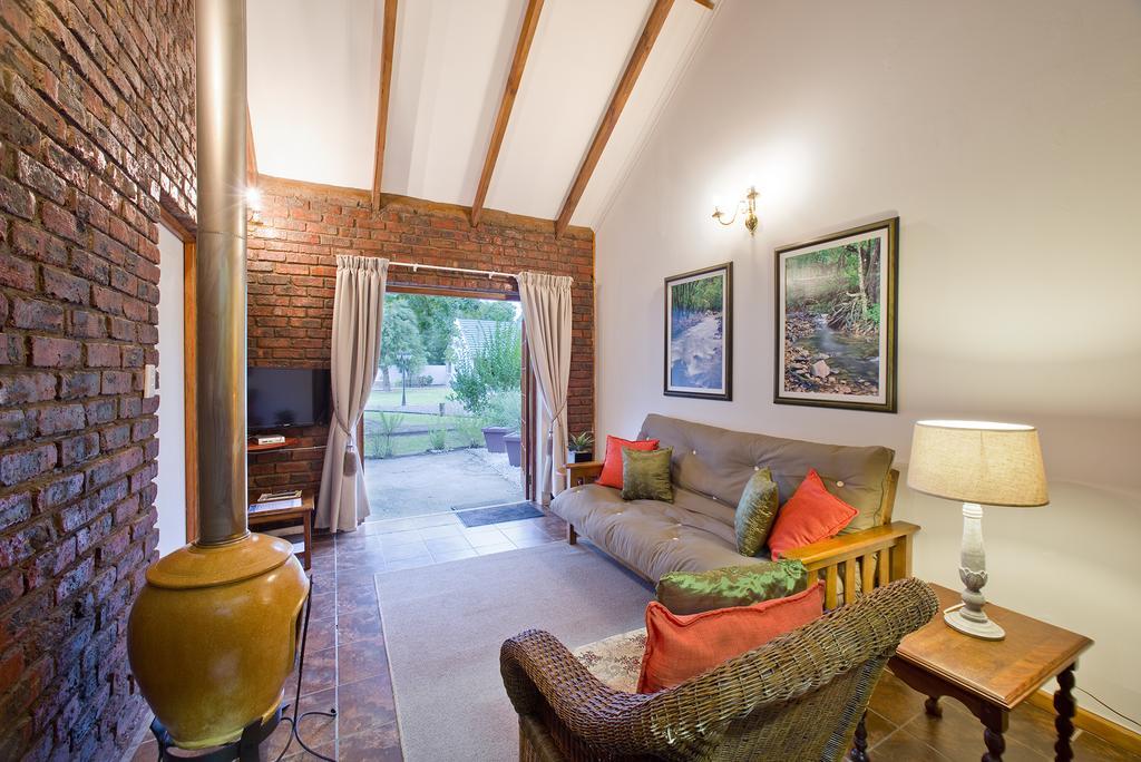 Swallows Nest Country Cottages Stormsrivier Kamer foto